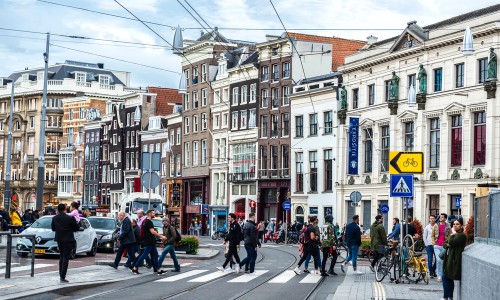 Amsterdam shutterstock_1735721021 (rechtenvrij) afgekocht Shutterstock.jpg