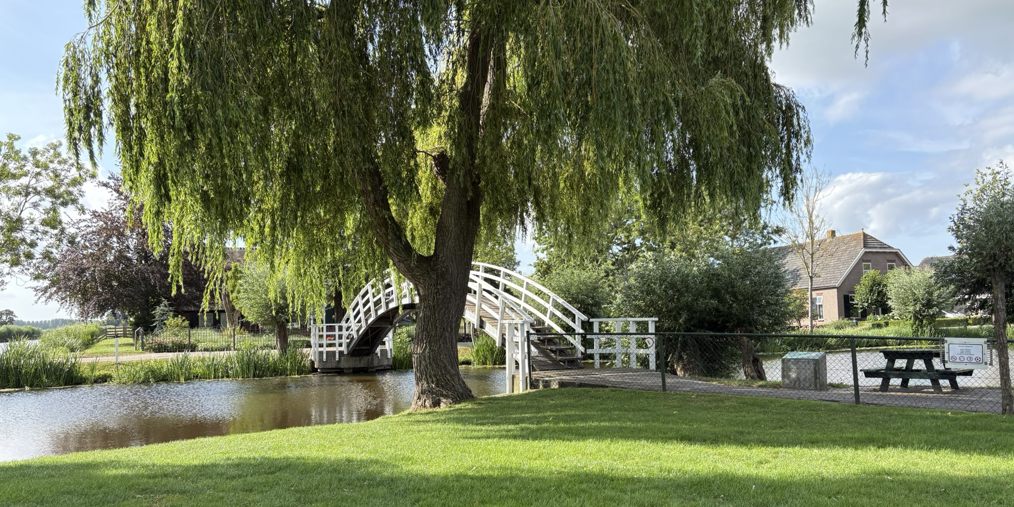 Brug over de Graafstroom 4-2 © Ernst Koningsveld.jpg